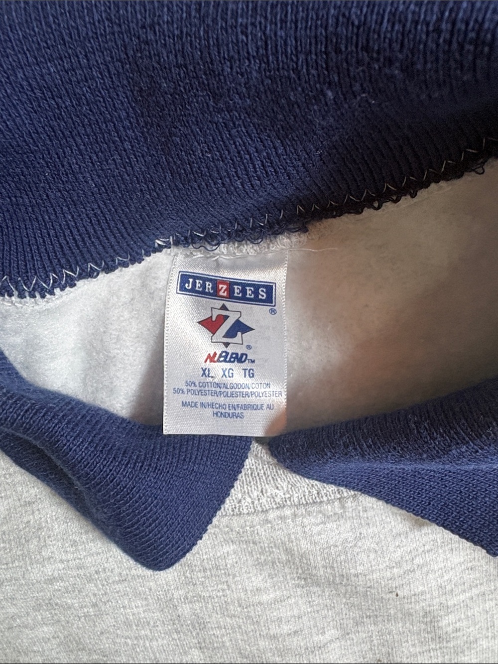 Vintage Cottage Core Sweatshirt w/ Navy Collar and Patriotic Fruit Appliqué XL - Picture 5 of 6